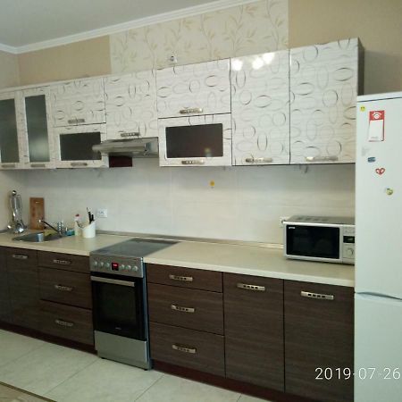 Люкс Апартаменты На Позняках Kiev Exteriör bild