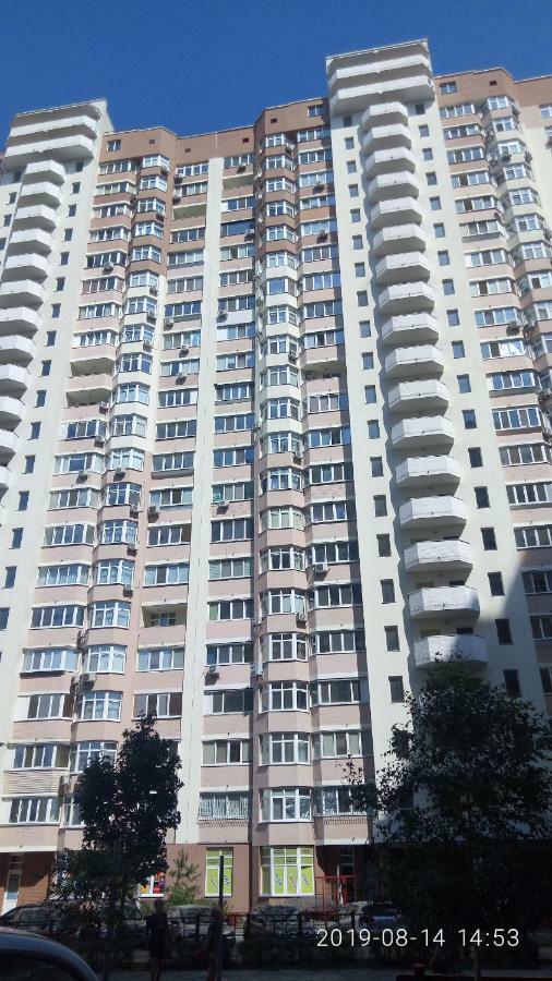 Люкс Апартаменты На Позняках Kiev Exteriör bild